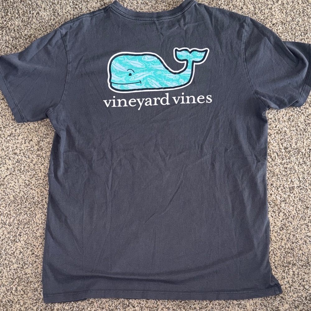 Vineyard Vines Boys XL Fish Design Short Sleeve Whale Tshirt